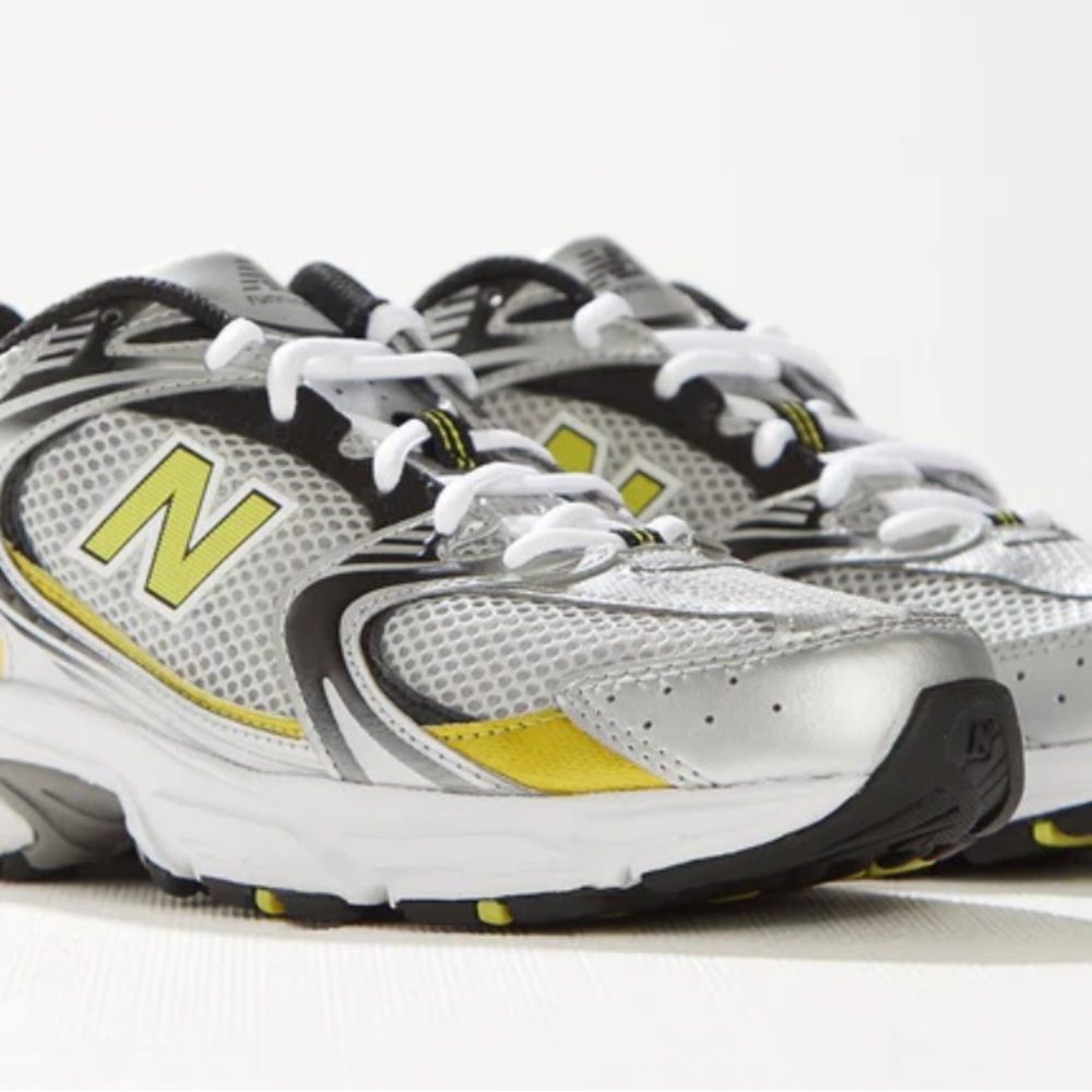 New Balance - 530 Sneaker - Retro Silver Yellow Tags removed, never worn
